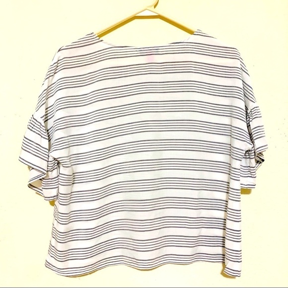 Vince Camuto•Oversized Ruffle Sleeve Crop Top size S - Picture 7 of 8